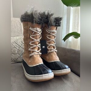 NWT Sorel Joan of Arctic women’s boots